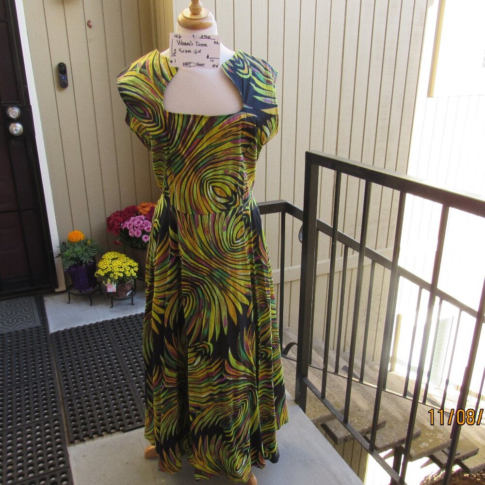 #416  NEW WOMAN'S WILD PRINT LONG DRESS BY ASHRO  (SIZE 16W)